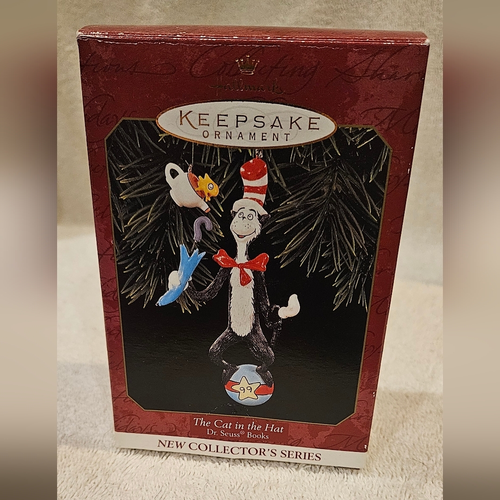 CAT IN HAT ORNAMENT
